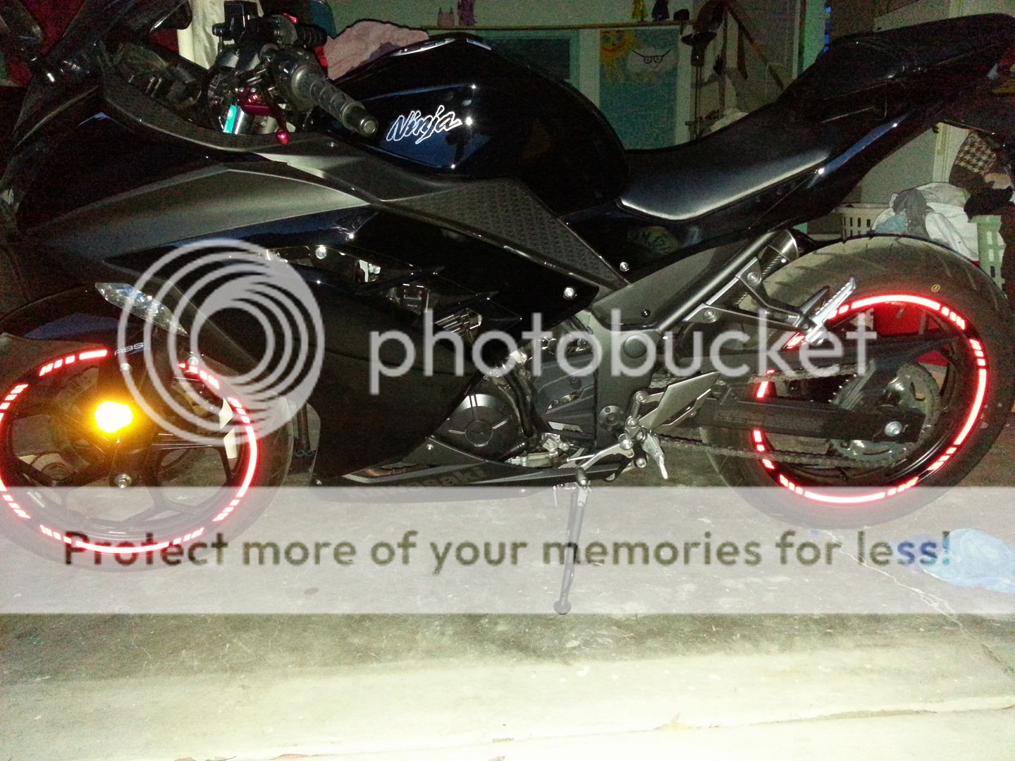 WHITE REFLECTIVE MOTORCYCLE RIM STRIPES WHEEL DECALS TAPE STICKERS CAR